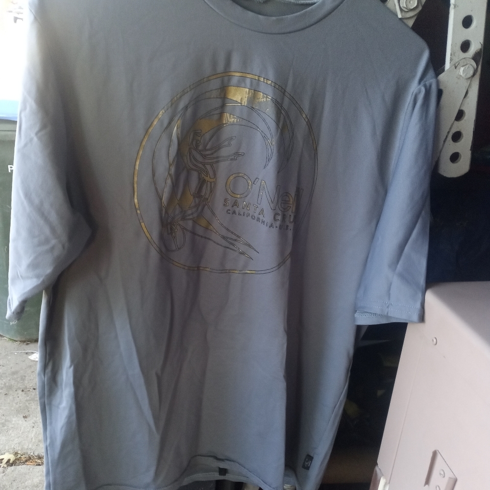 O'Neill wet shirt